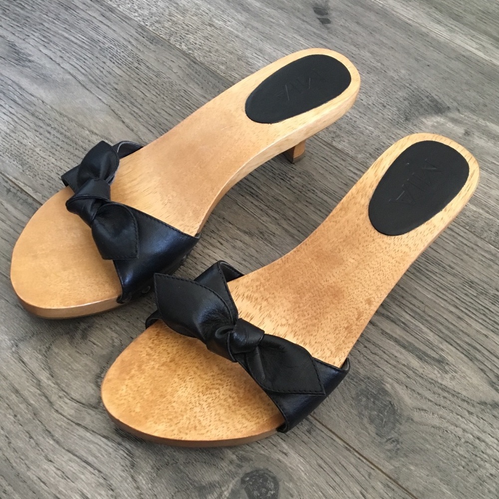 Mia Leather Bow Mules